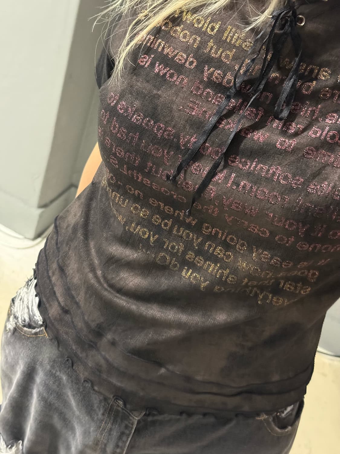 grunge printing lettering eyelet top  상품이미지4