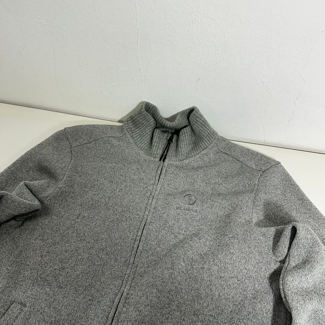 L 105 빈폴아웃도어 그레이 기본로고 안감기모 폴리자켓 상품이미지1