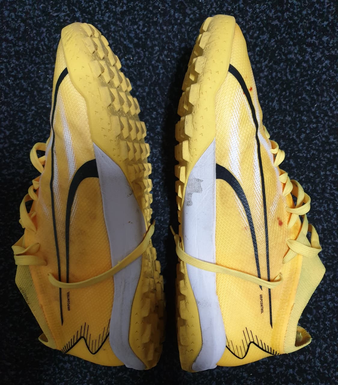 푸마 울트라 발목밴드형 풋살화  상품이미지3