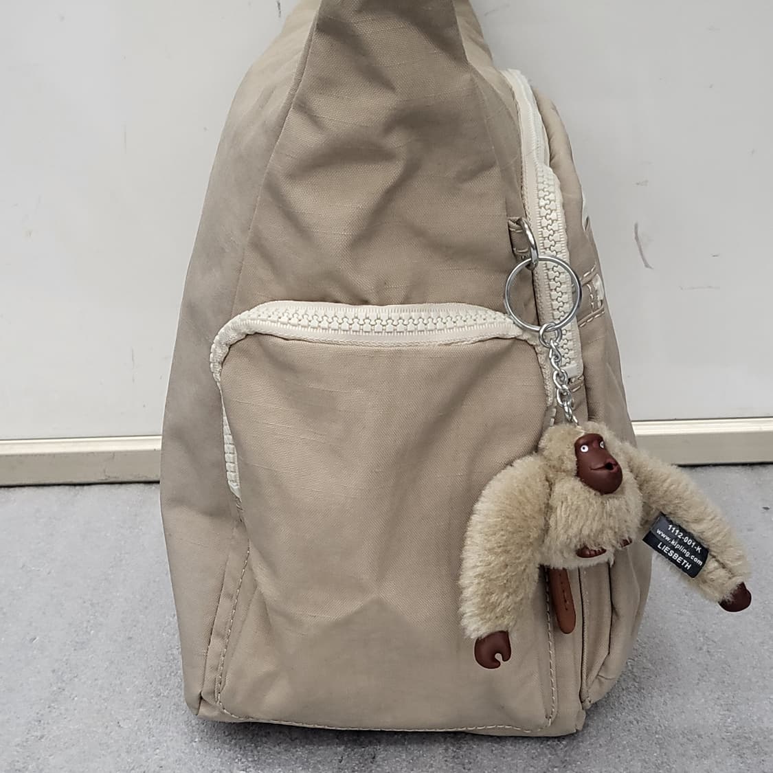 상태좋은 키플링 LIESBETH 크로스백 베이지 37x27x14cm 상품이미지5