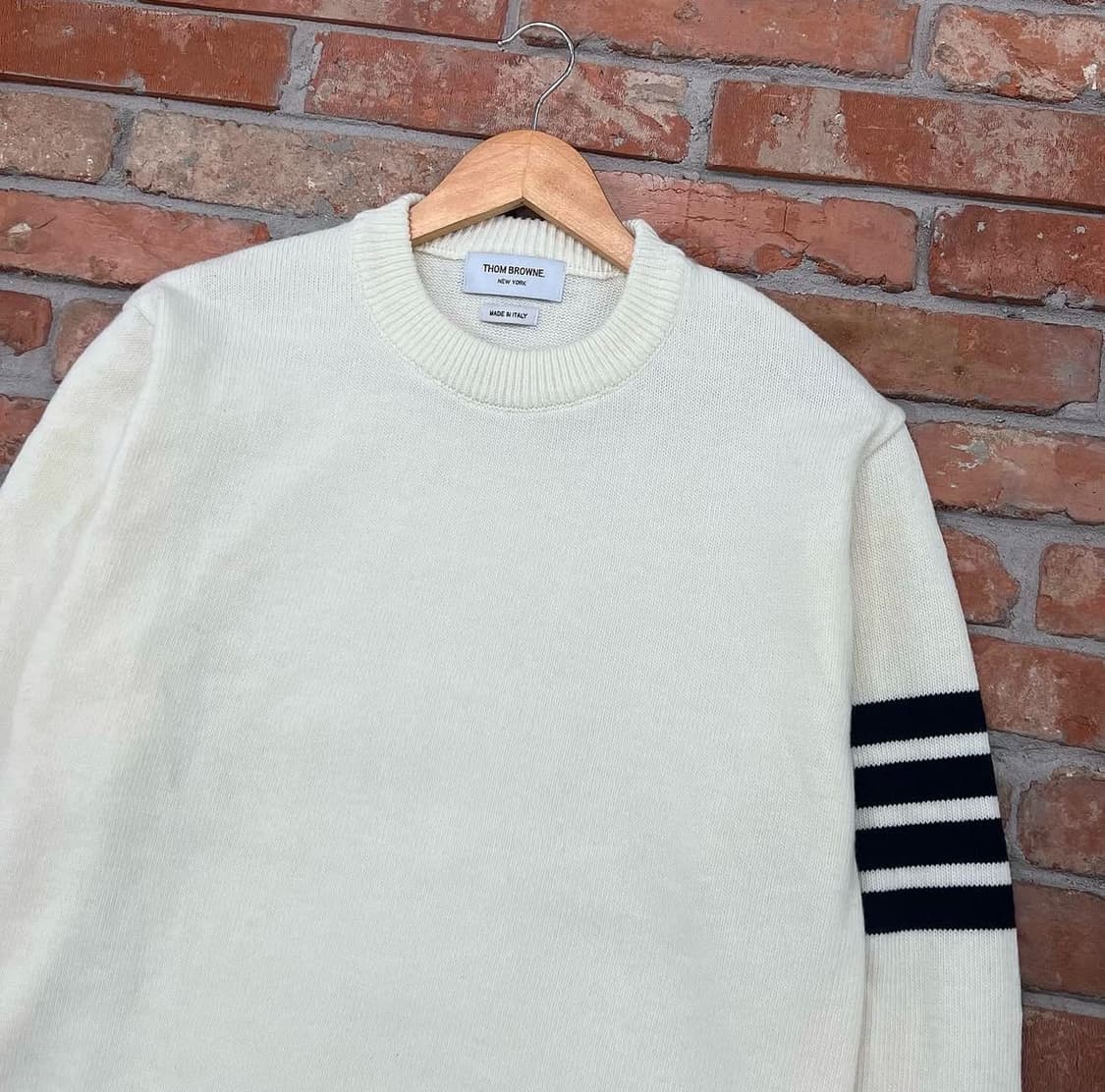 톰브라운 램스울 라운드 화이트 니트(무료배송) 상품이미지3