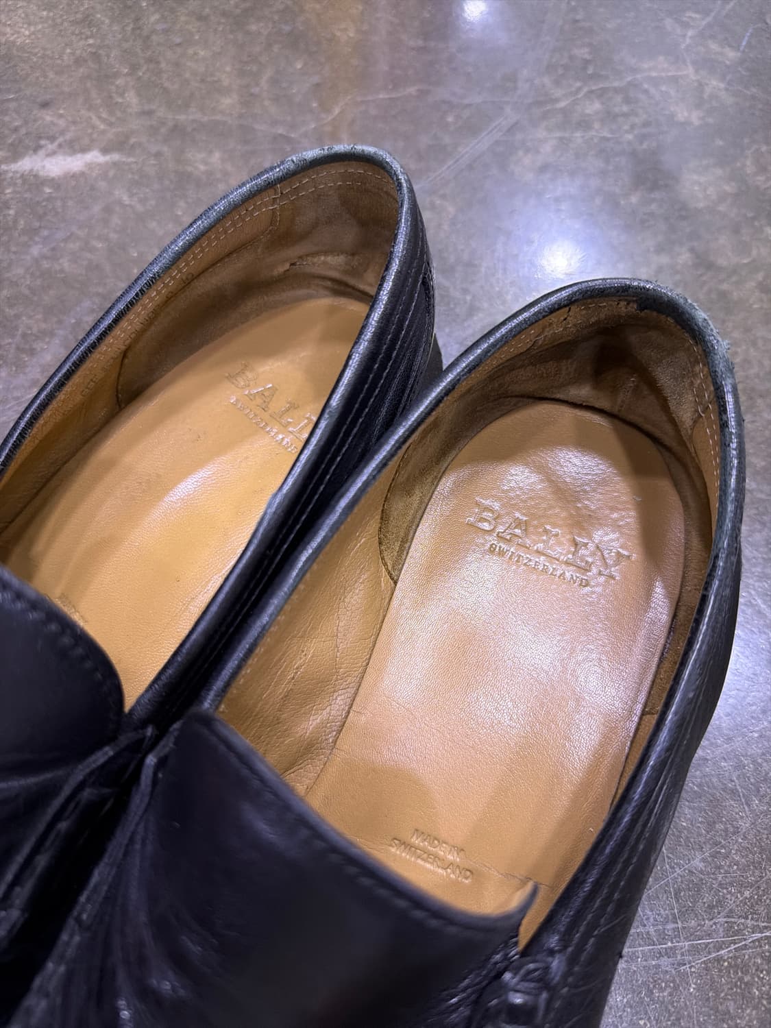 발리 클래식 콜마르 심플 로퍼 블랙 8.5 상품이미지4