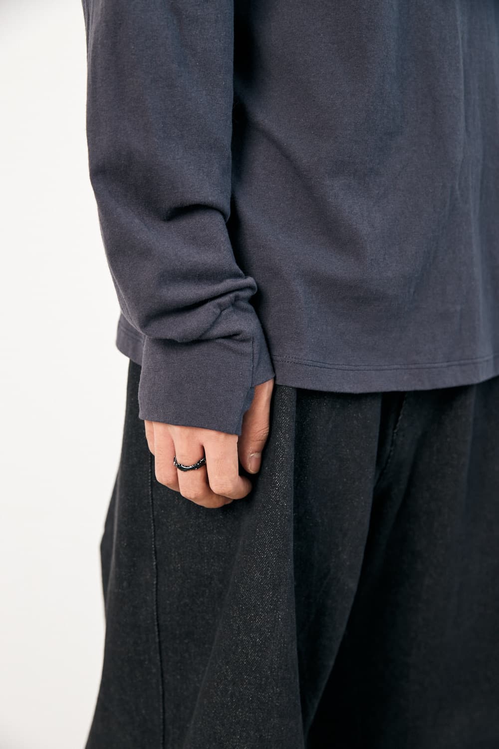 해칭룸 boxer tee 챠콜컬러 4사이즈 상품이미지2