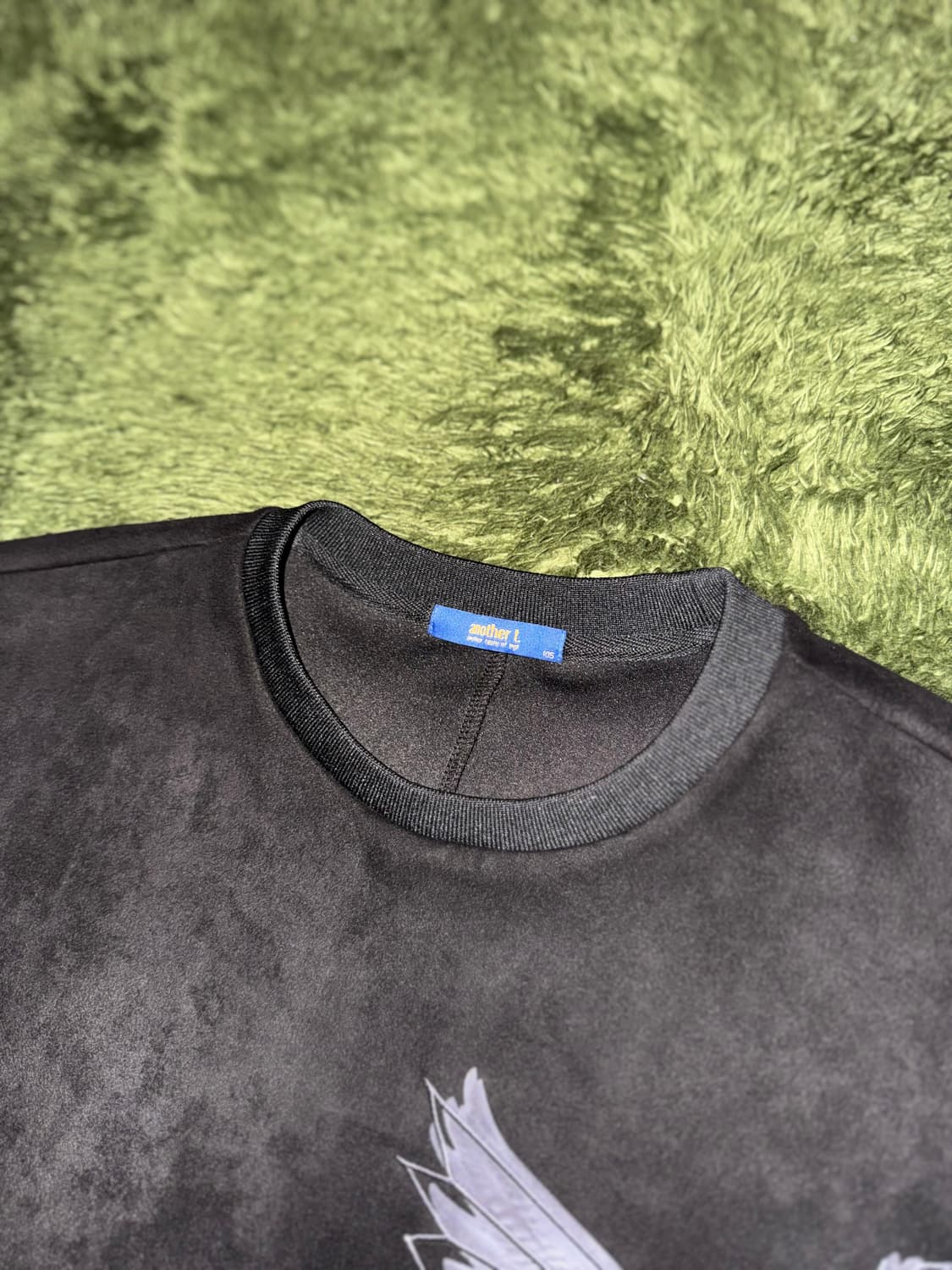 [105] Another T TNGT 엠브로이더리 스웨이드 텍스쳐 스웻 상품이미지3