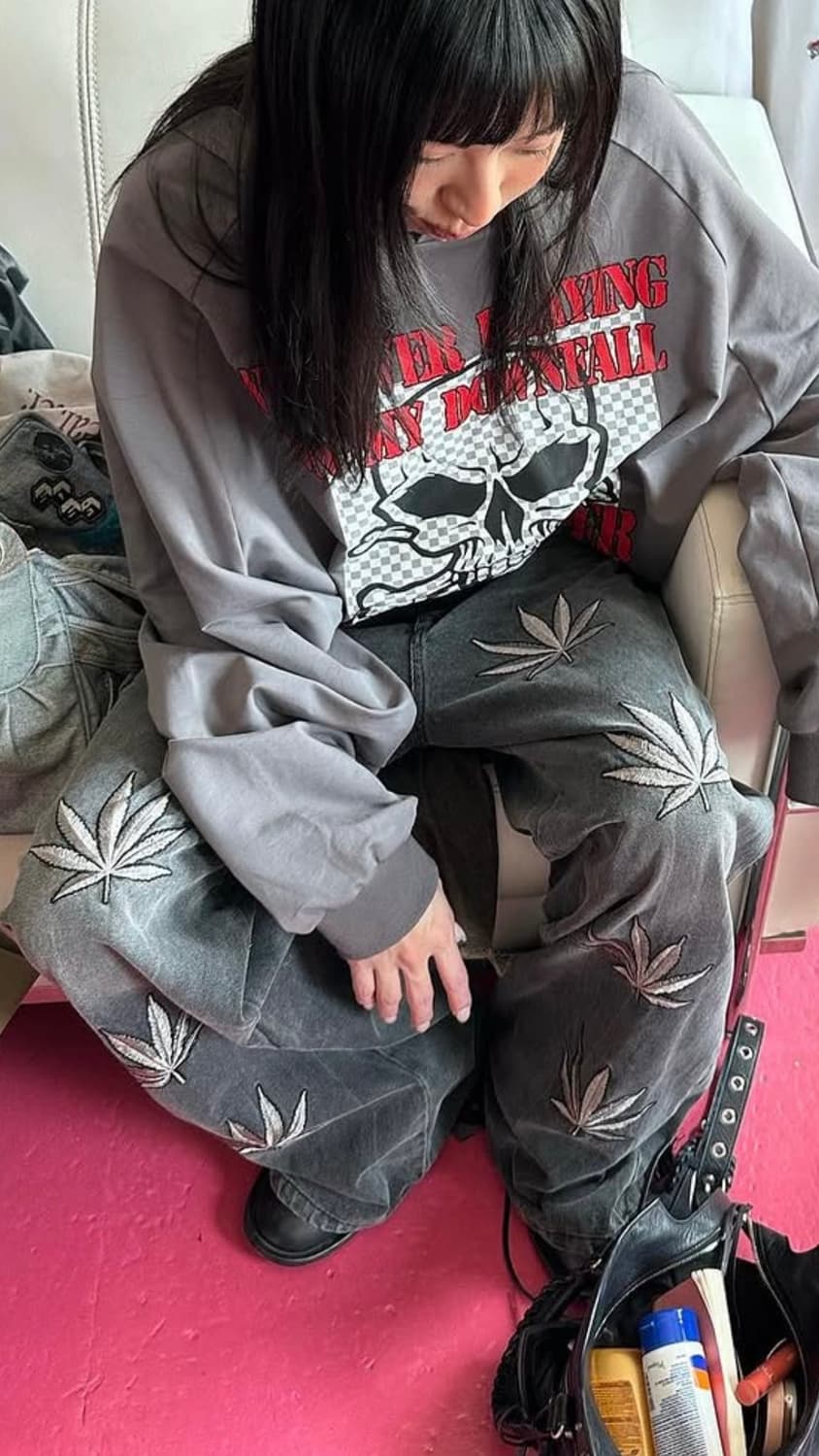 Haunted Starbucks 대마초 자수 플레어 데님 새상품 급처 상품이미지5