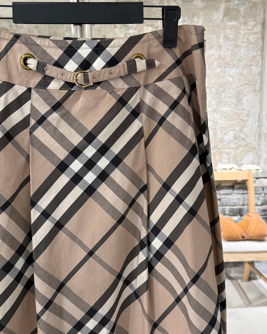 버버리 베이지 노바체크 플레어 미디 스커트 상품이미지3