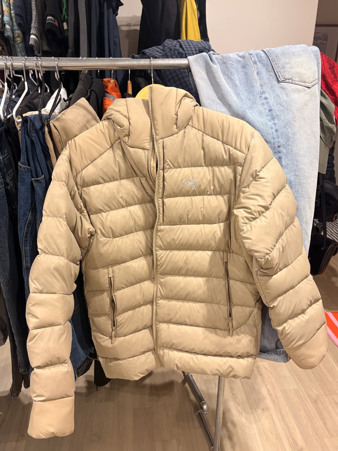 아크테릭스 경량패딩 상품이미지1