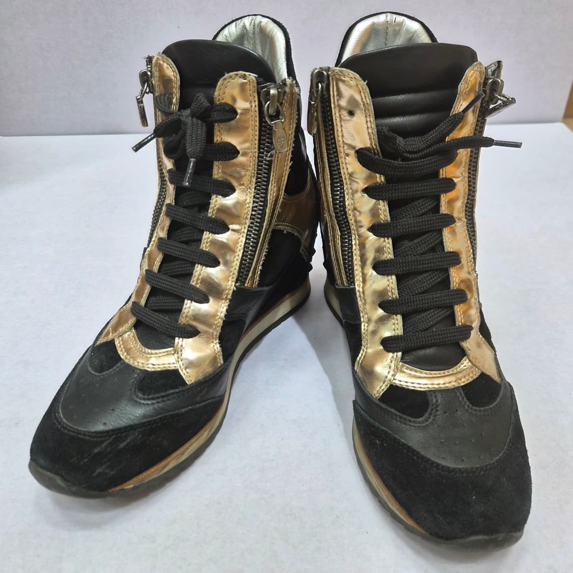 MCM 블랙&골드 웨지 하이탑 스니커즈 상품이미지1