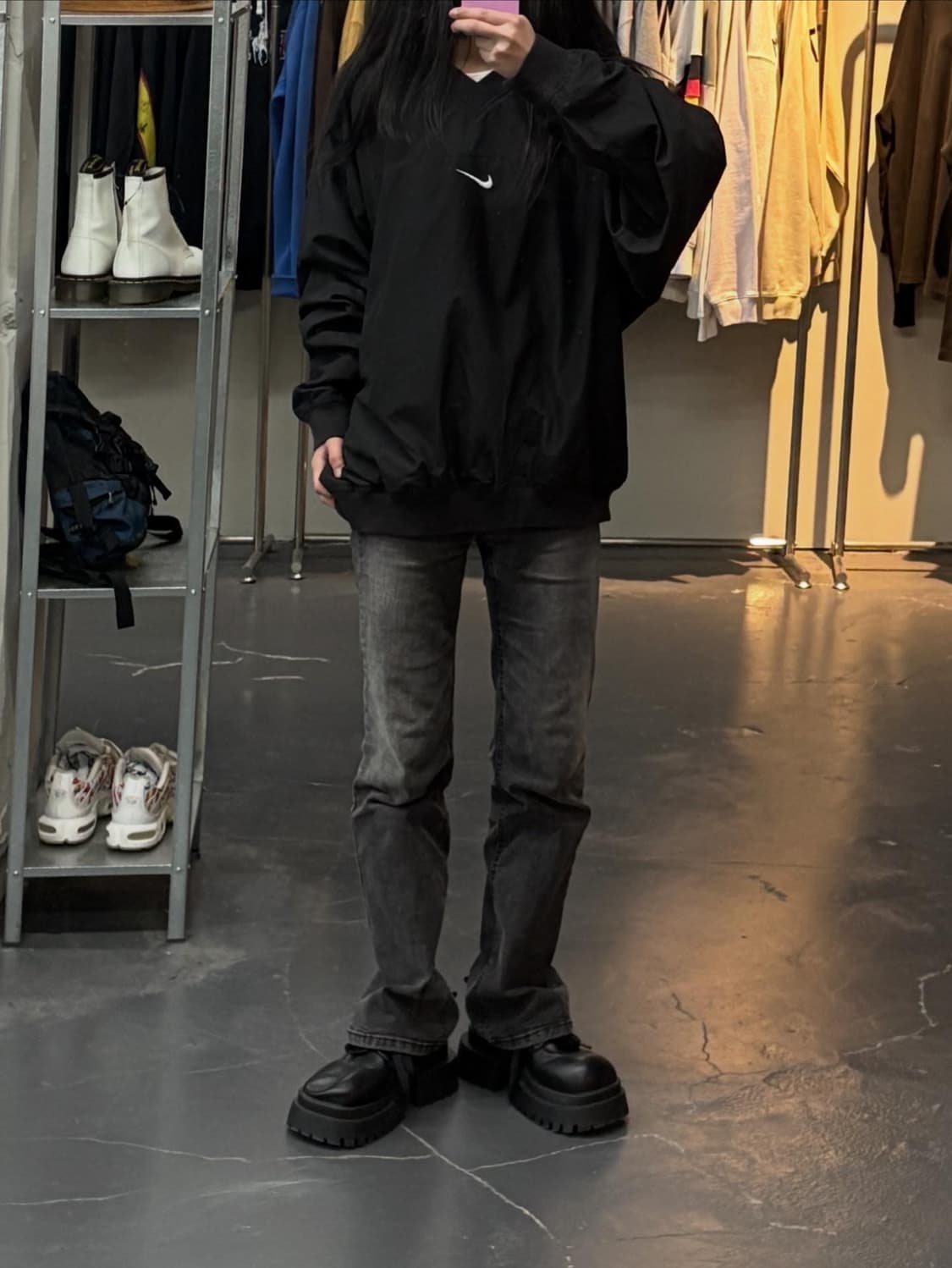 나이키 올드스쿨 체스트로고 브이넥 블랙 웜업 A2862 상품이미지1