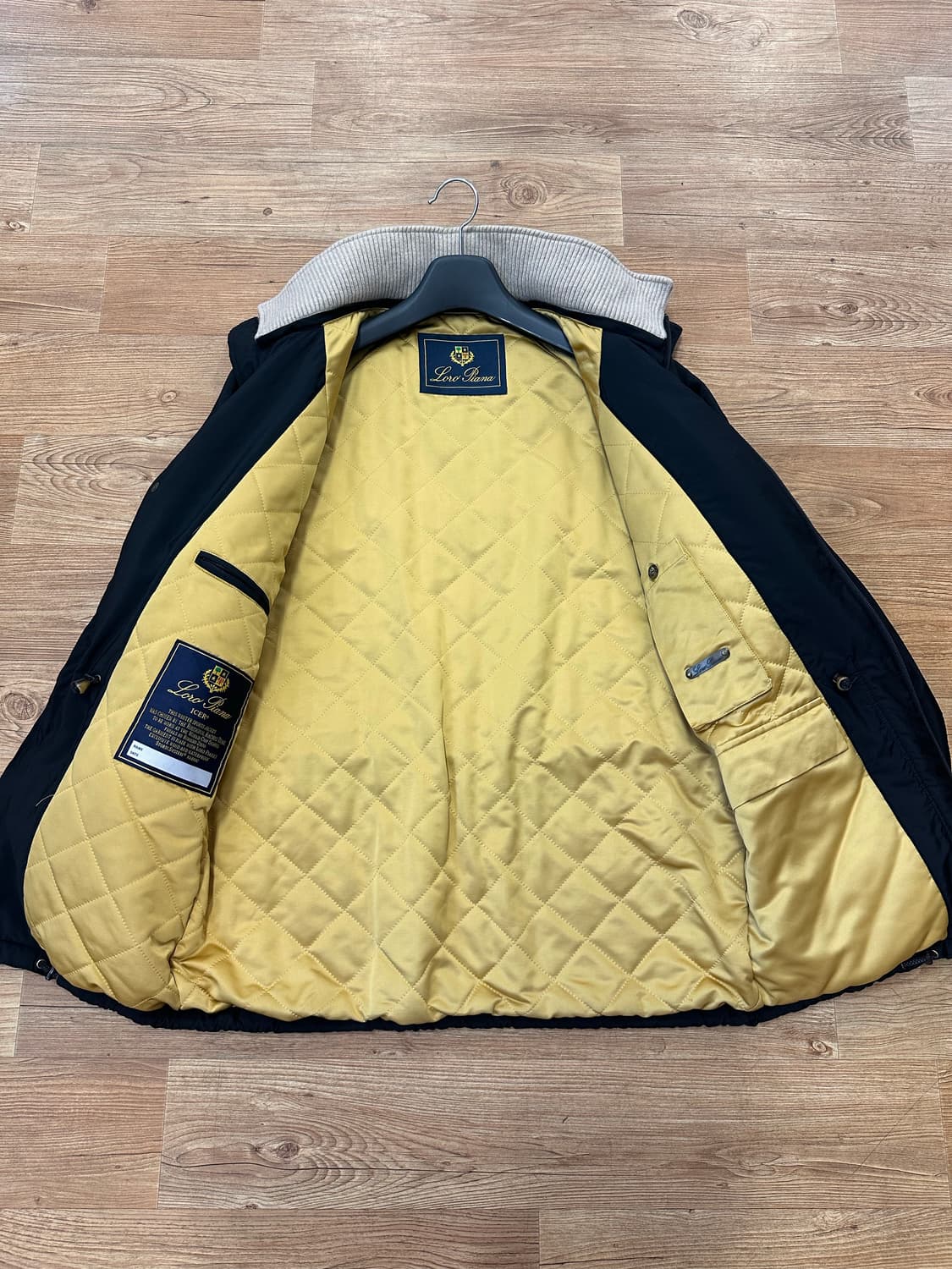 (M)로로피아나 아이서 패디드 헌팅자켓 상품이미지5