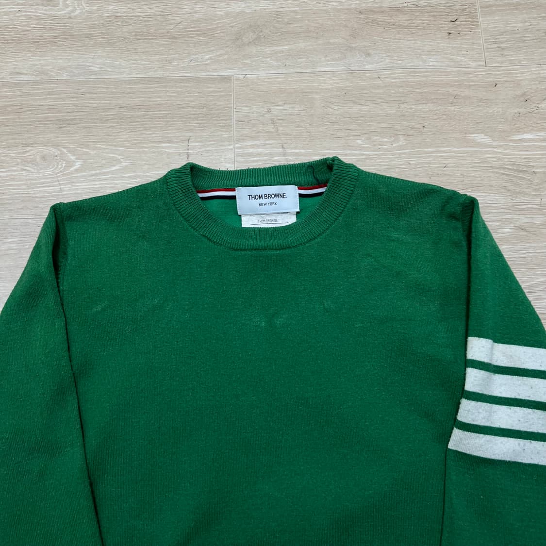 톰브라운 사선 완장 라운드 니트 스웨터 [그린] 2사이즈 상품이미지2
