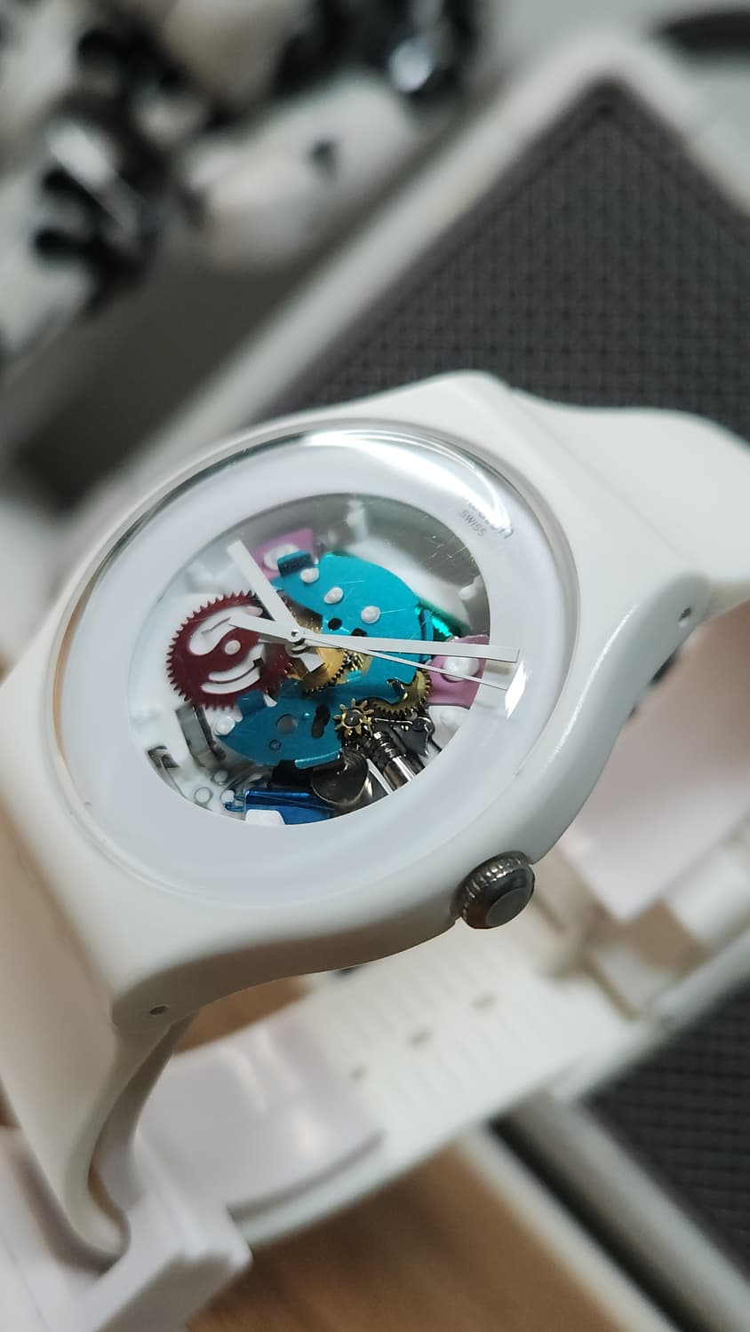 # 스와치 스켈레톤 투명 다이얼 뉴젠트 시계 급처 상품이미지5