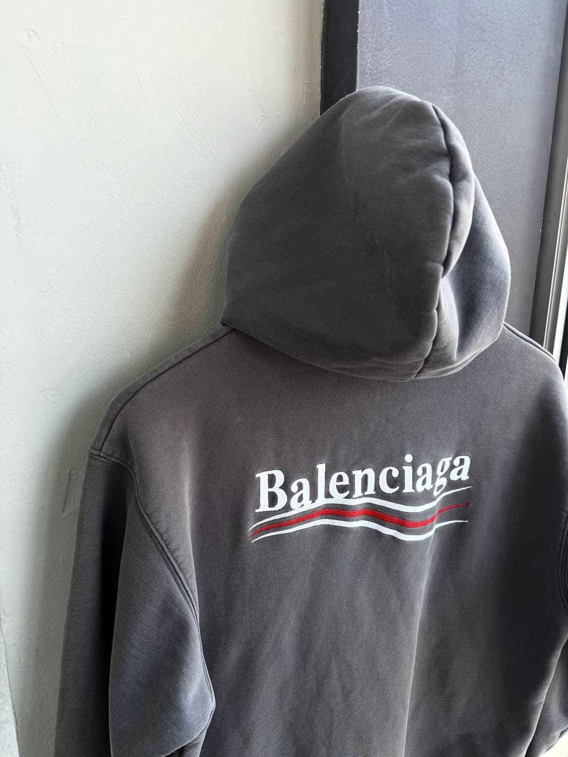 XS/ 발렌시아가 자수 웨이브 로고 후드티 상품이미지7