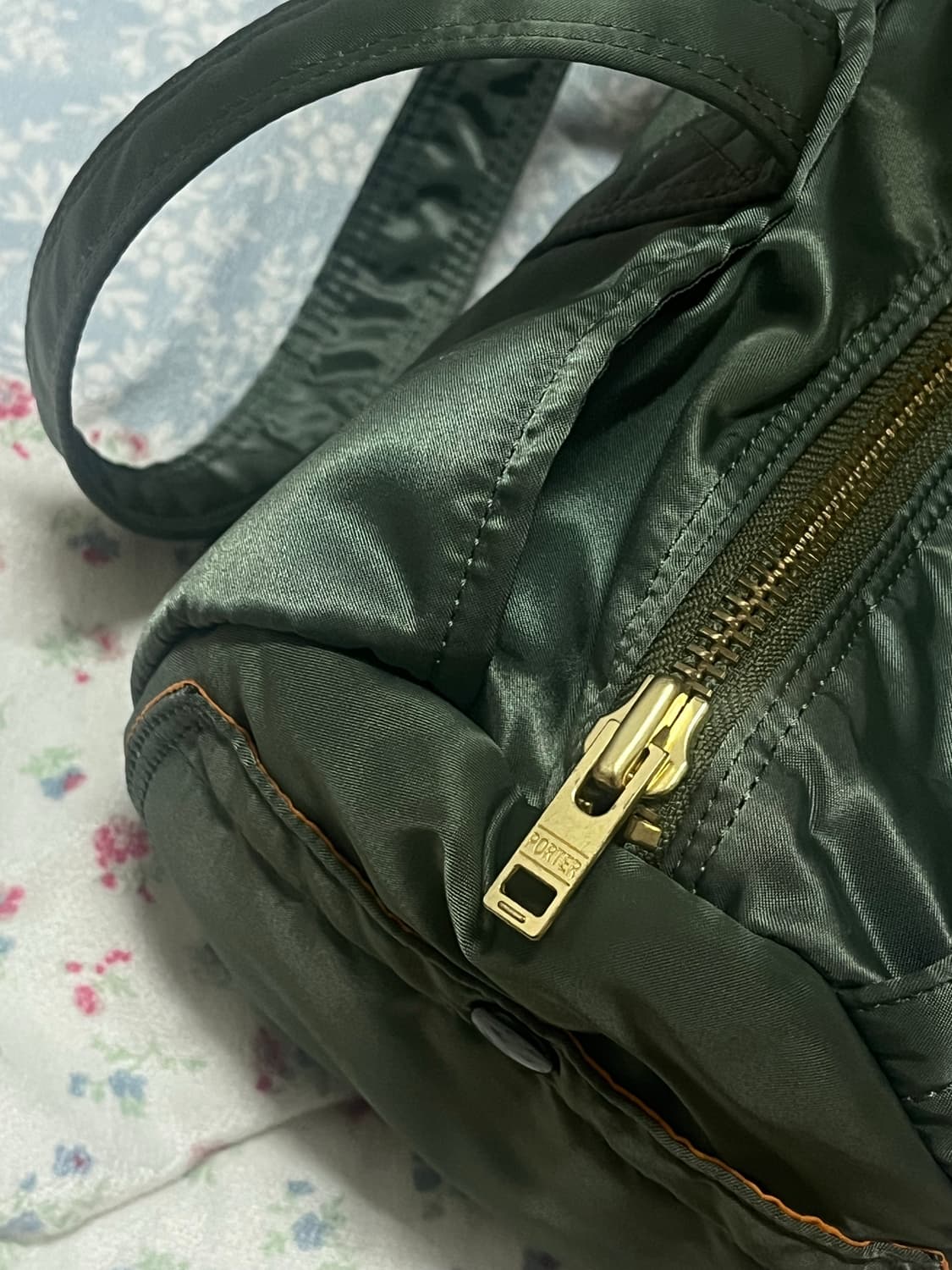 포터 탱커 더플백 세이지 그린 L(현재 판매가 950,000) 상품이미지4