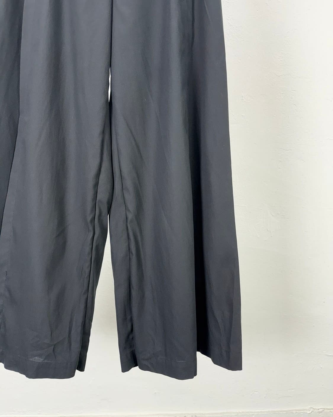 네헤라 블랙 컷팅 콤비 와이드 퀼로트 팬츠 상품이미지5