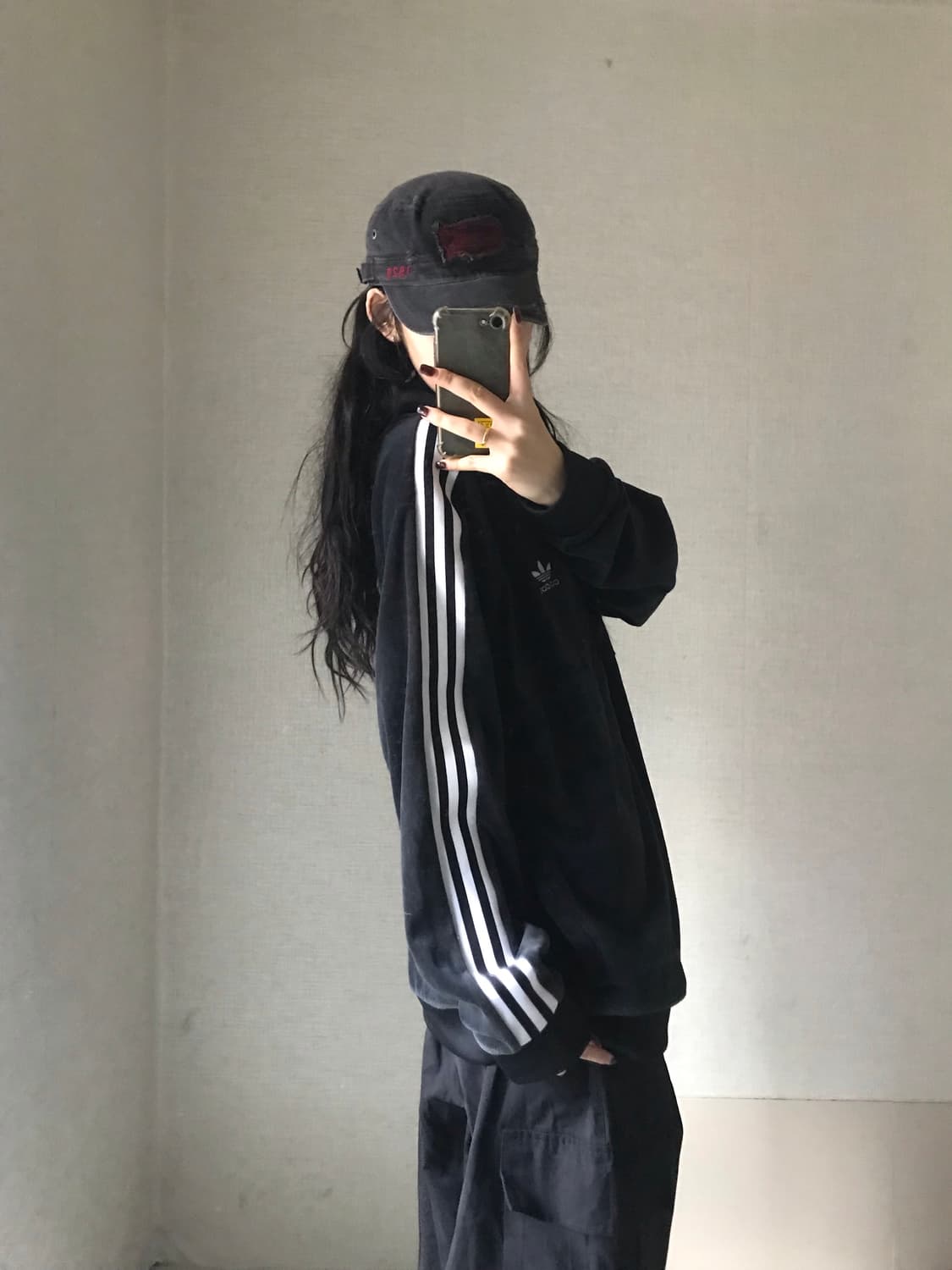 아디다스 블랙 벨벳 반집업 상품이미지4