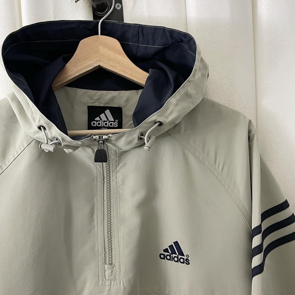 아디다스 베이지 네이비 삼선 후드 아노락 상품이미지3