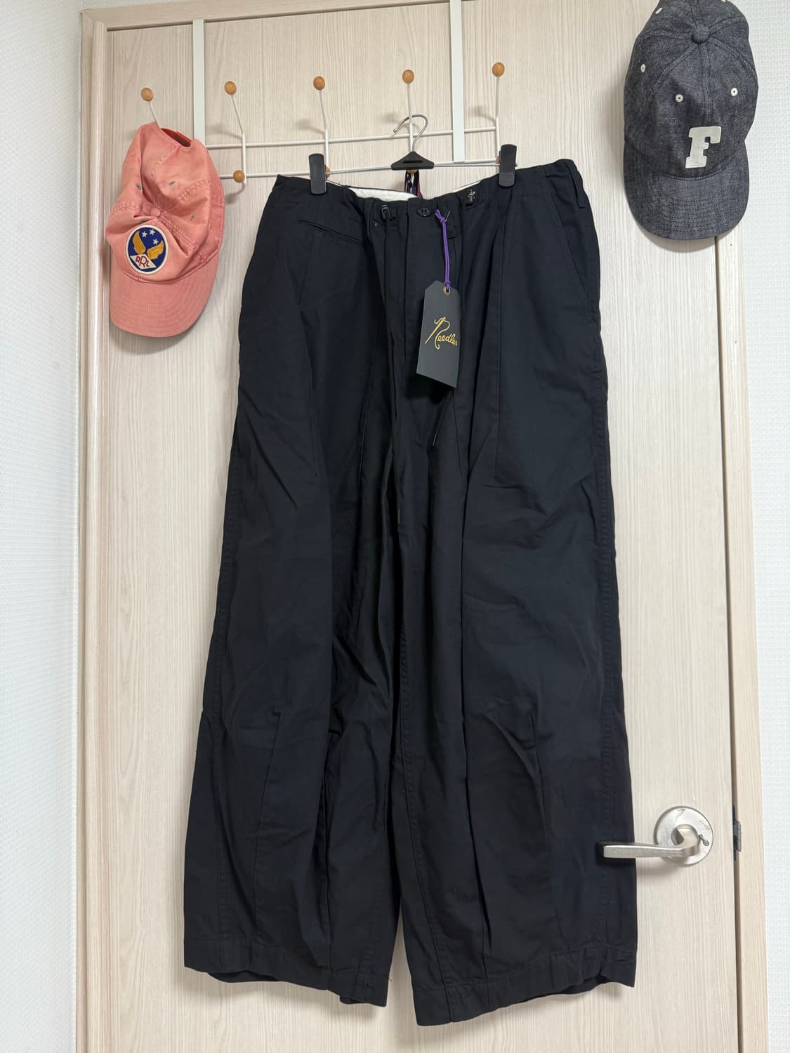 니들스 H.D. 밀리터리팬츠 블랙 상품이미지1