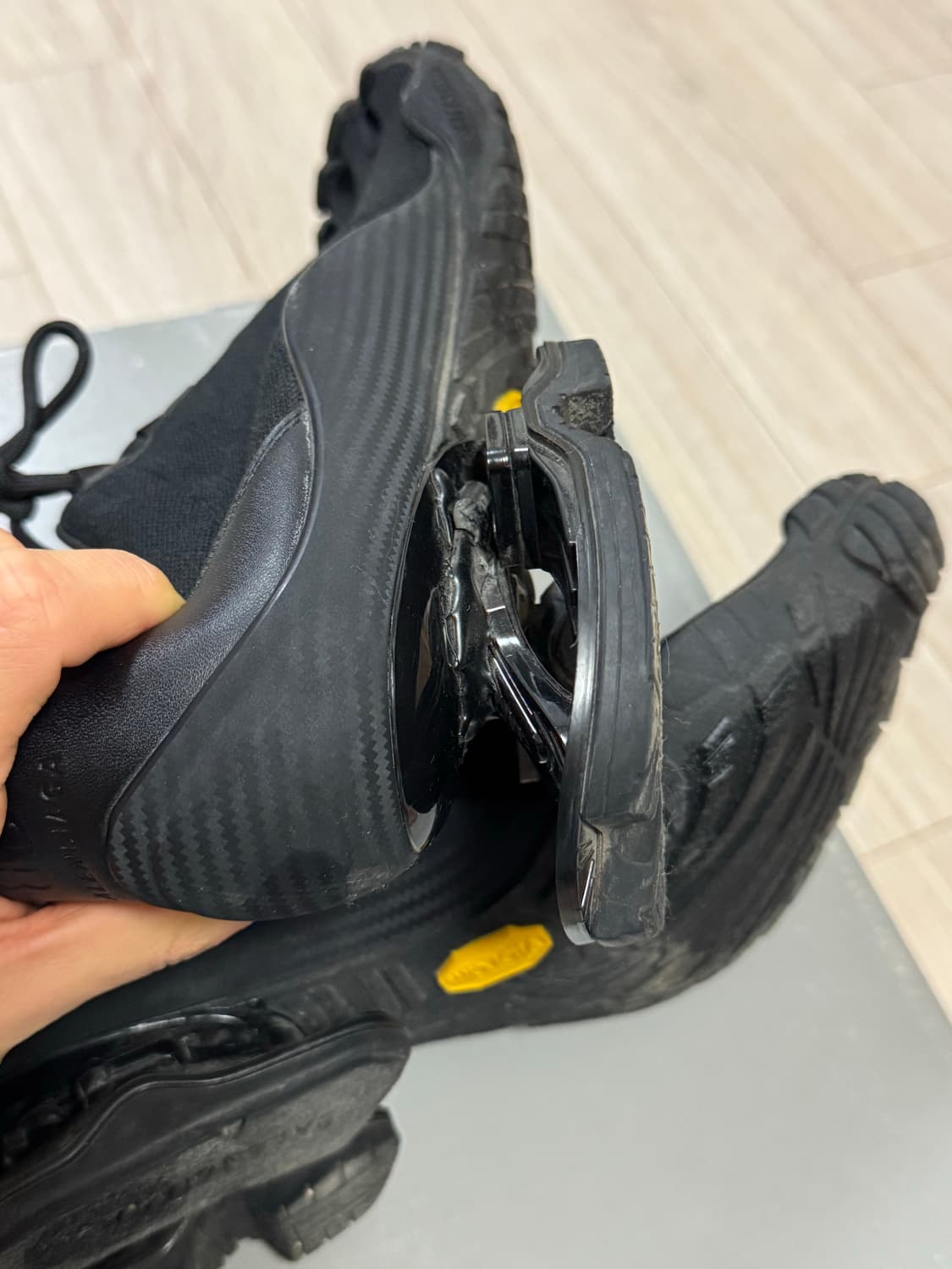 발렌시아가 비브람 파이브핑거스 42사이즈 상품이미지4