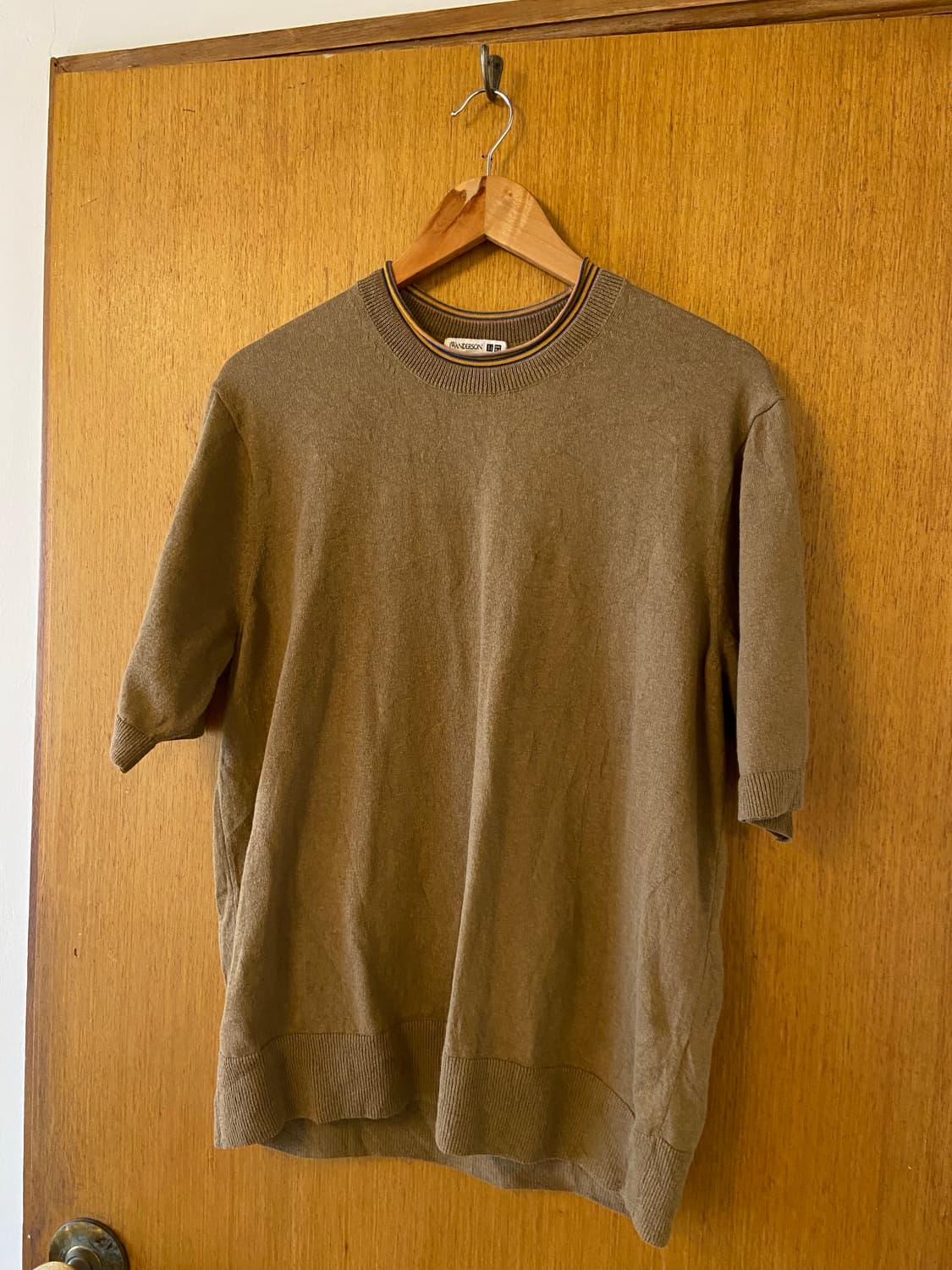 Uniqlo JW앤더슨 브라운 반팔니트 상품이미지2