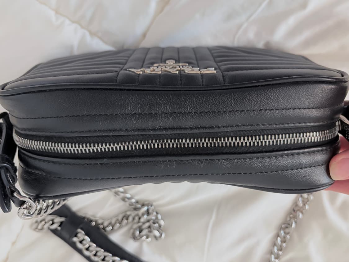 프라다 다이어그램 은장 크로스백 상품이미지2