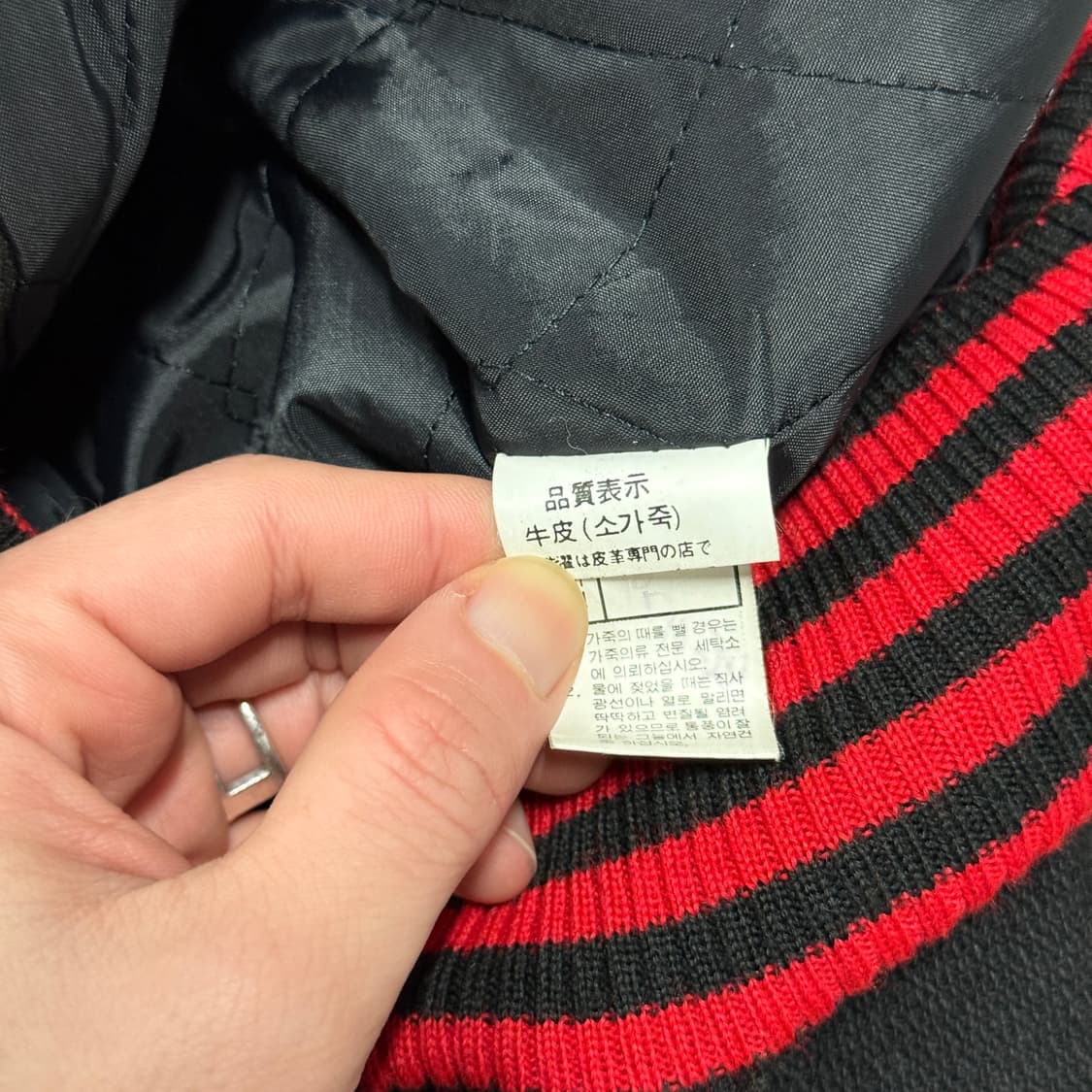 VTG 빈티지 소가죽 엠보싱 배색 올드스쿨 바시티 봄버 자켓 상품이미지6