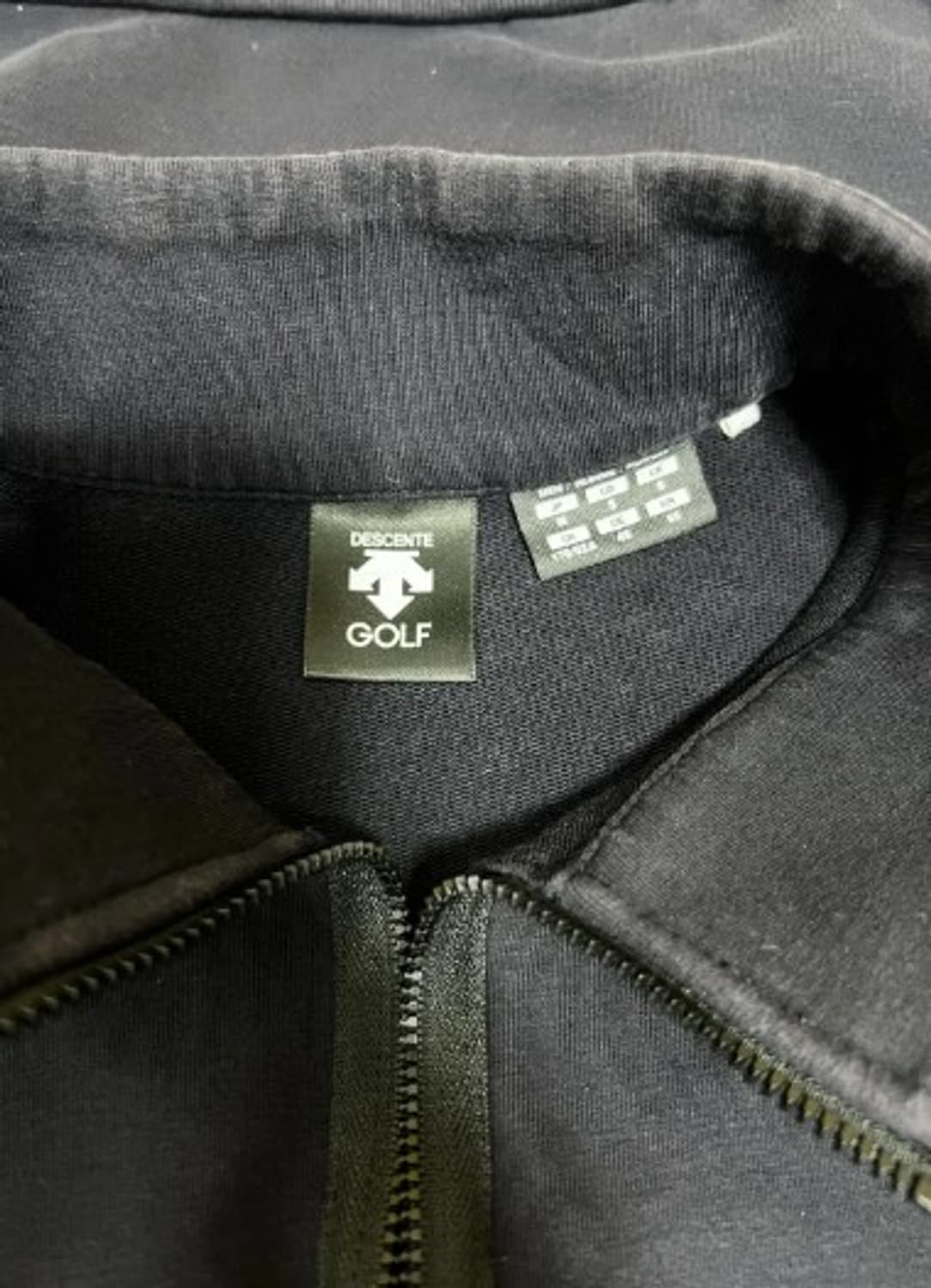 데상트골프 남성 네이비 반집업티셔츠 95 상품이미지4