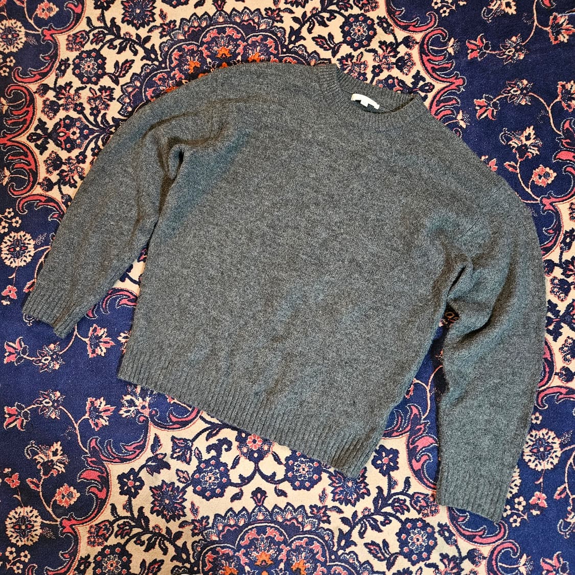 키뮤어(Kiimuir) 루즈핏 차콜 스웨터 M size 상품이미지1