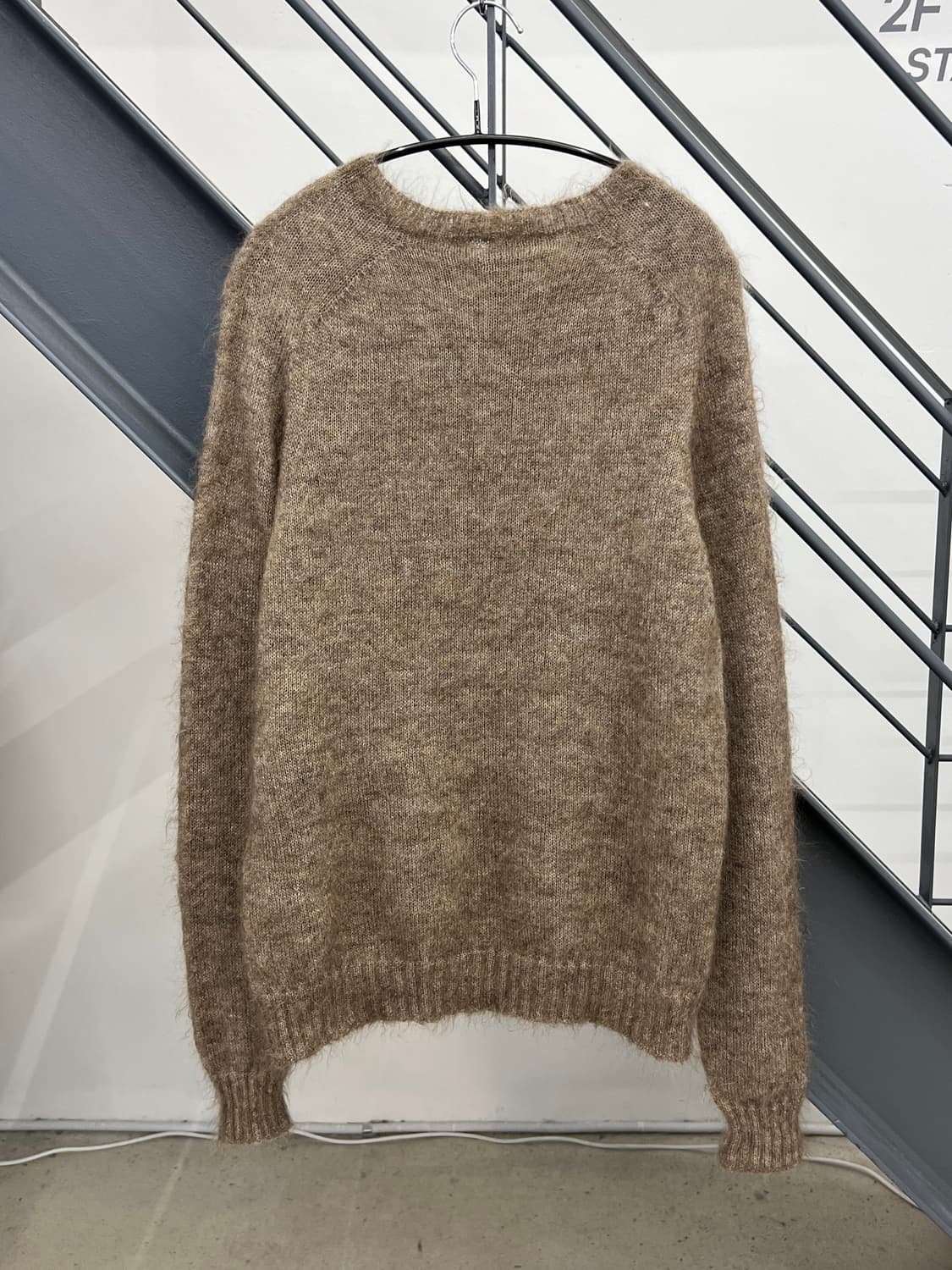 골든구스 브라운 모헤어 니트 상품이미지3