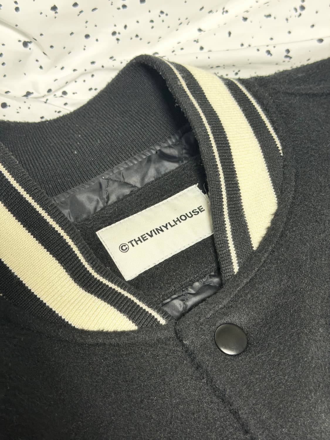 더바이닐하우스 음양 바시티 블랙 L 상품이미지3