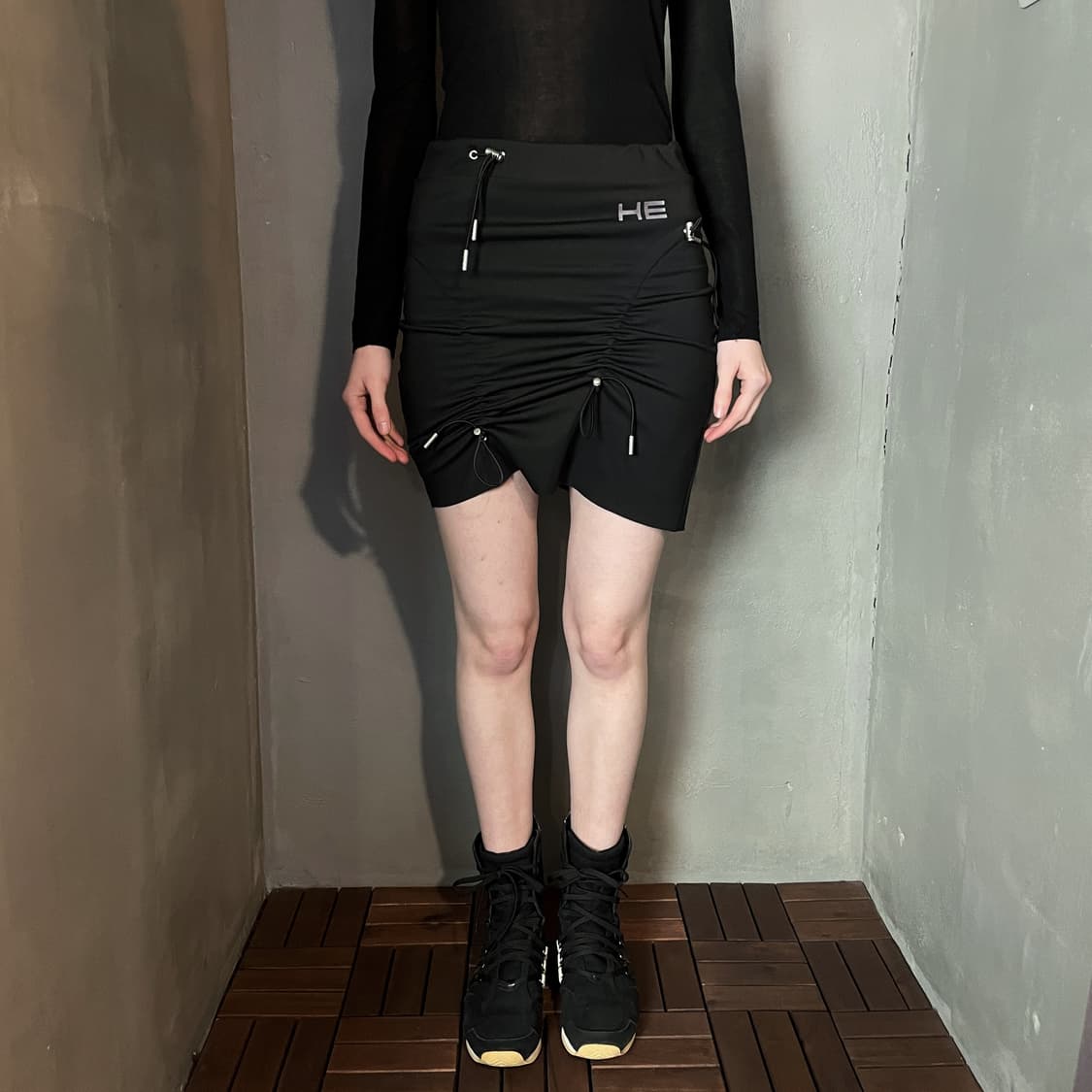 헬리엇 에밀 드로스트링 스커트 상품이미지2