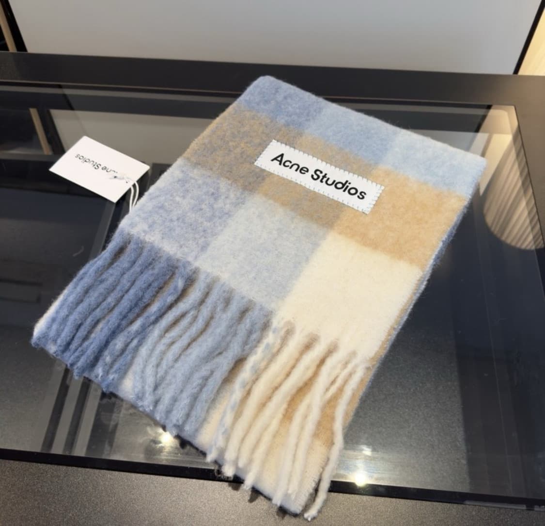 아크네 스튜디오 블루 화이트 체크 머플러  상품이미지1