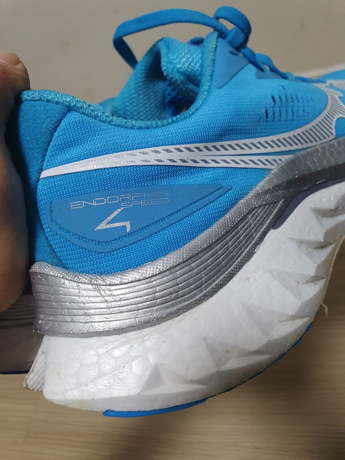 써코니 엔돌핀 스피드 4 러닝화 265 상품이미지6