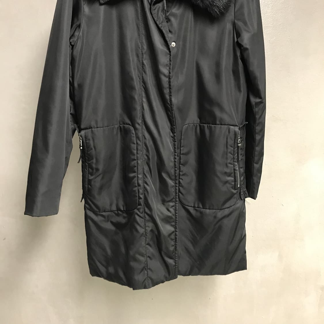 프라다 블랙 퍼 코트 40(W) 상품이미지3