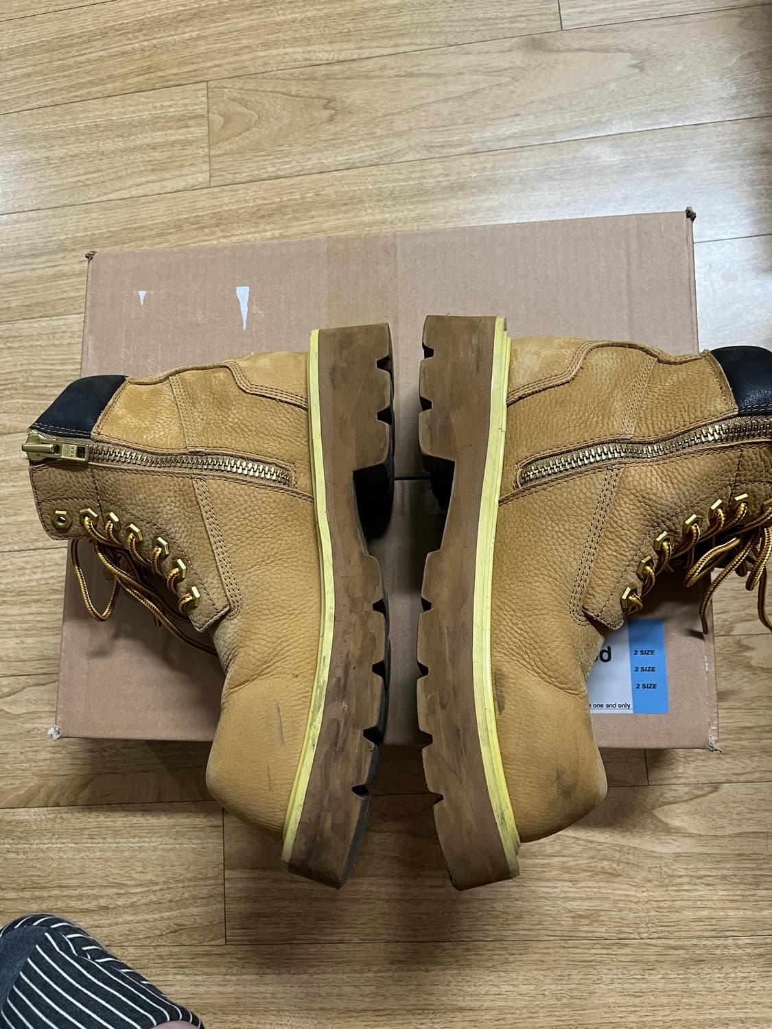 쏘유레슈어 볼드 벨루가 카멜 상품이미지6