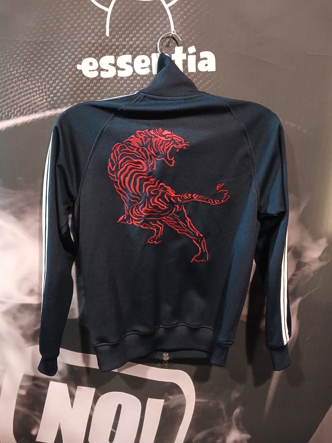 오니츠카타이거 트랙자켓 상품이미지2