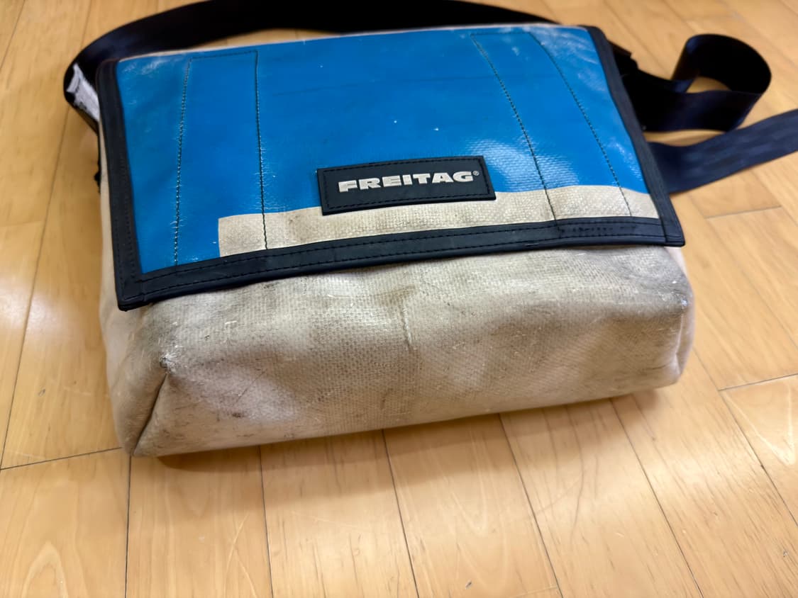 [프라이탁] 덱스터 F14 (화이트/블루) 빈티지 전투용 메신저백 상품이미지2