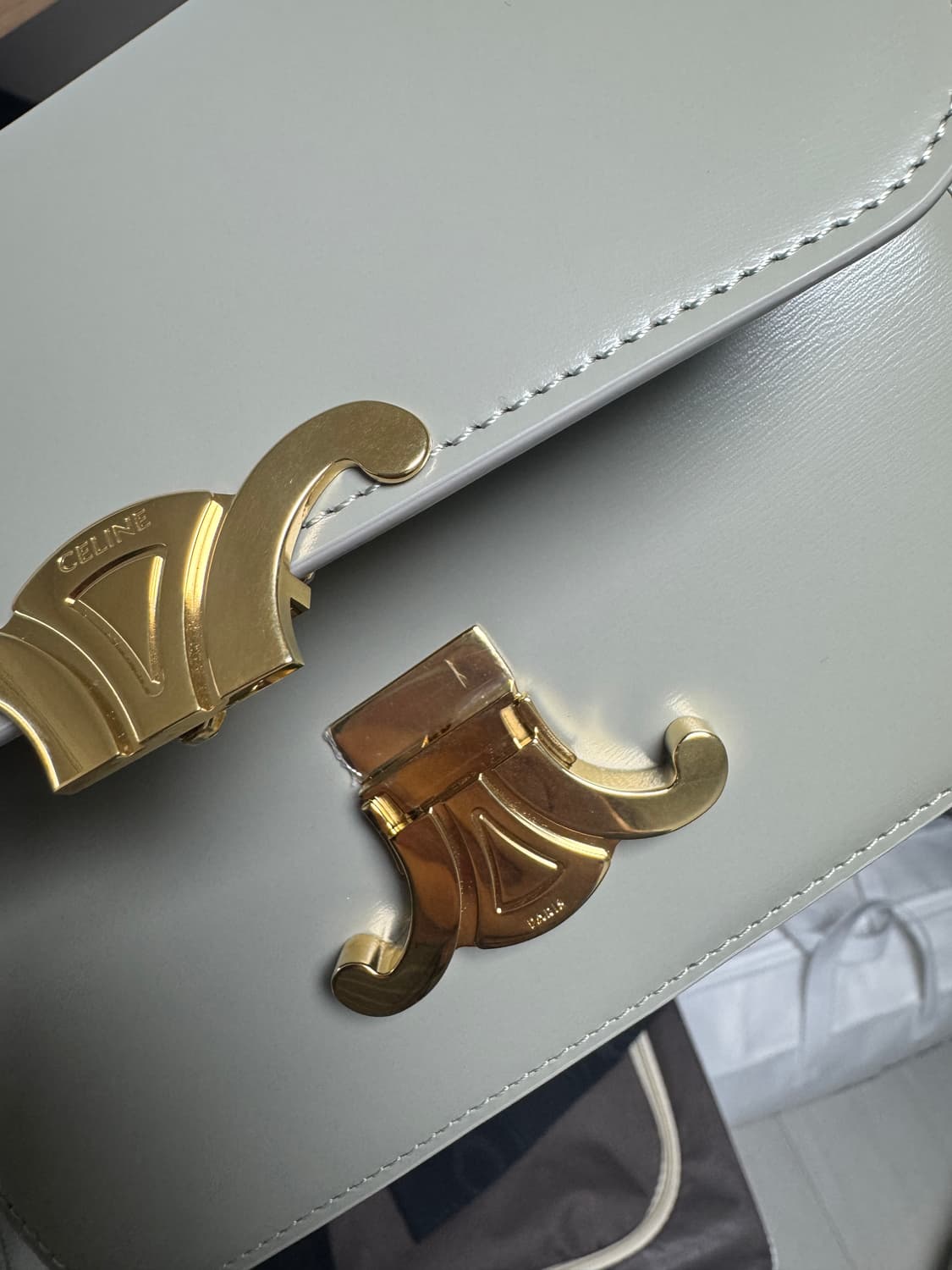 셀린느 틴 트리옹프 그린 클레이 상품이미지5