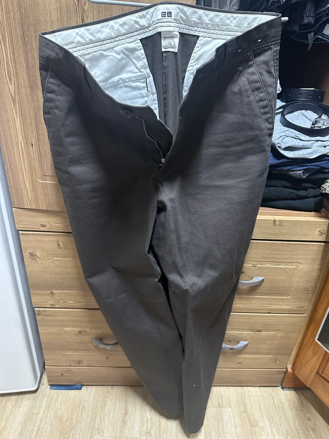 유니클로 와이드핏 치노팬츠 브라운(새상품) 79  상품이미지5