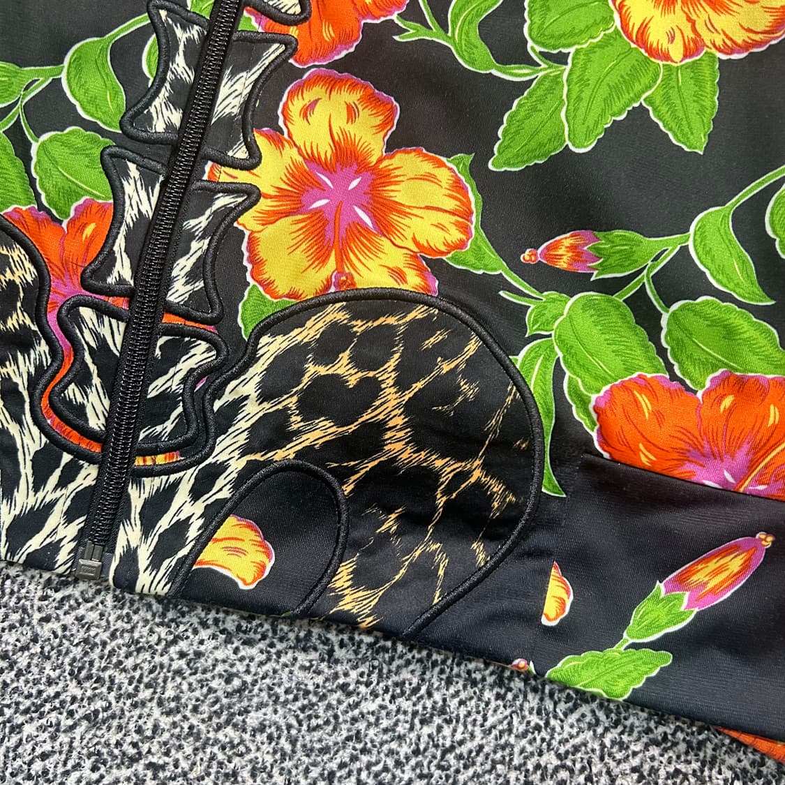 제레미 스콧 X 아디다스 플라워 본 트랙탑 져지 상품이미지4