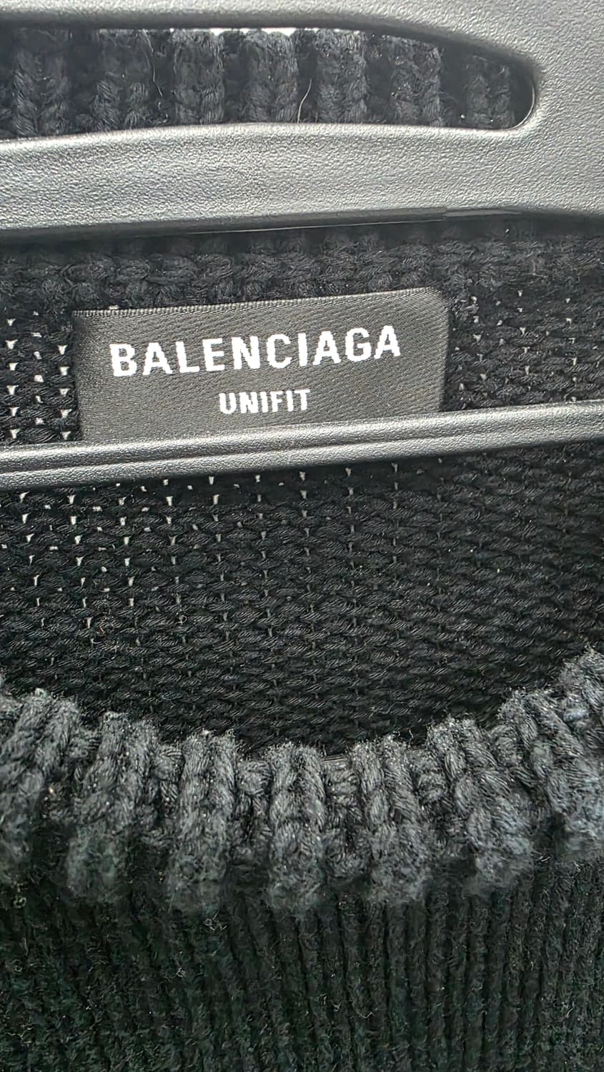 *발렌시아가(Balenciaga)의 'BB  로고 자수 니트스웨터 상품이미지2