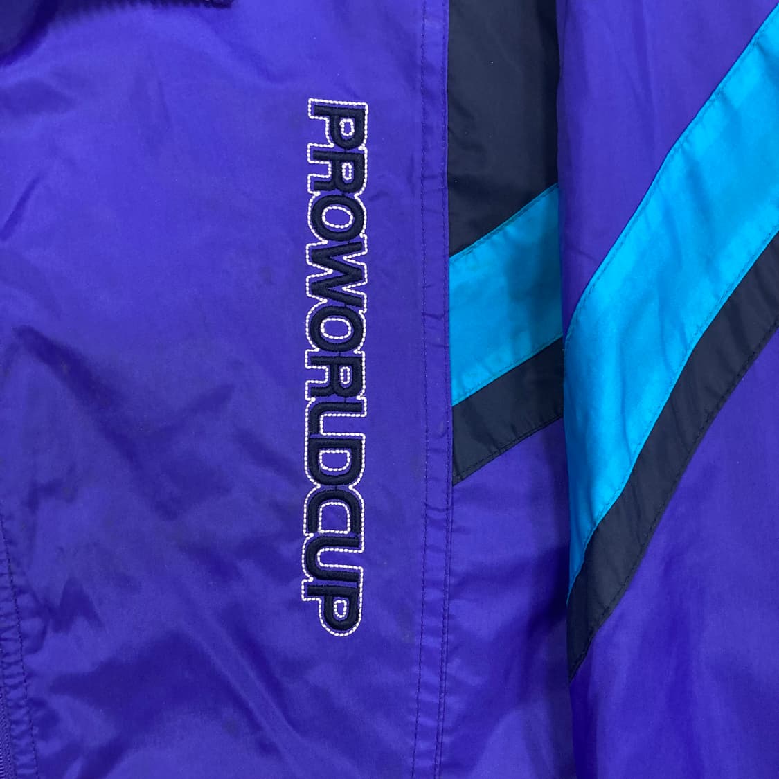 프로월드컵 y2k 퍼플 컬러 스펠아웃 올드스쿨 바람막이 상품이미지2
