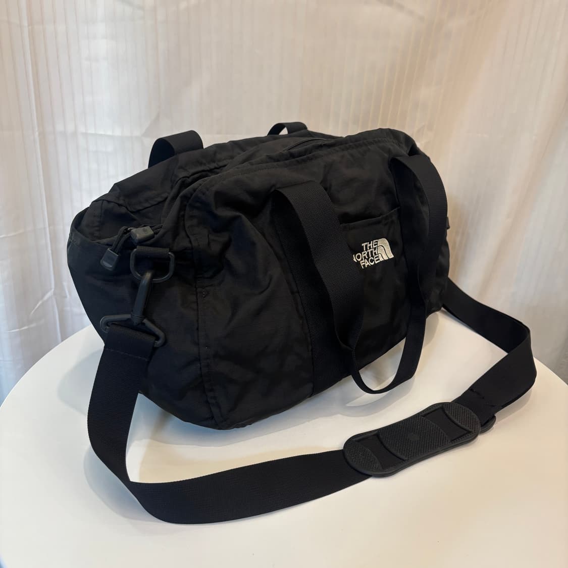 정품 노스페이스 더플 크로스백    상품이미지3