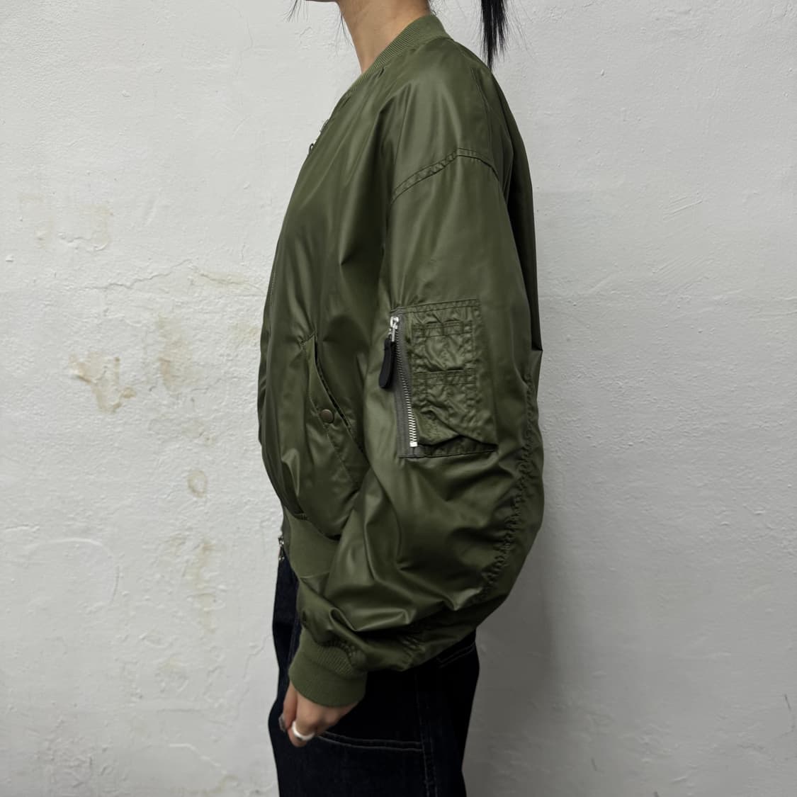 저널스탠다드 올리브컬러 루즈피트 폴리에스터 MA-1 플라이트 자켓 상품이미지2
