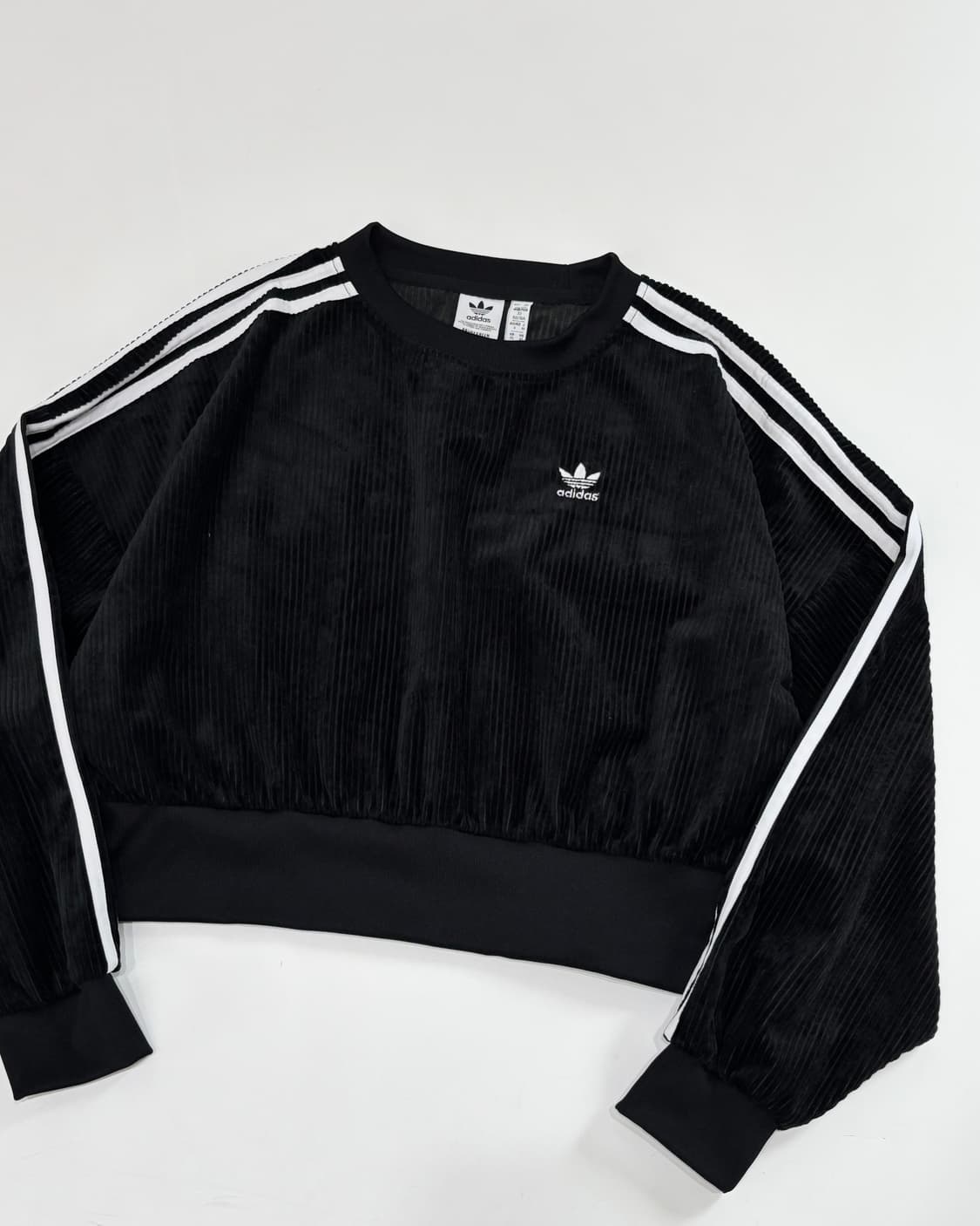 Adidas 아디다스 블랙 코듀로이 크롭 맨투맨  상품이미지4
