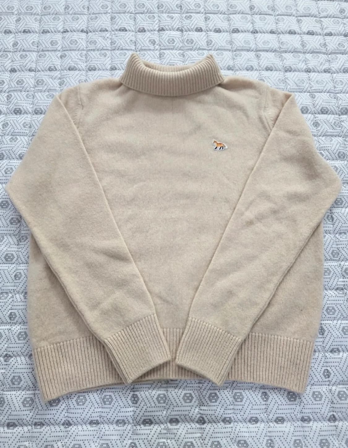 메종키츠네 아이보리 하이넥 니트 55 상품이미지5