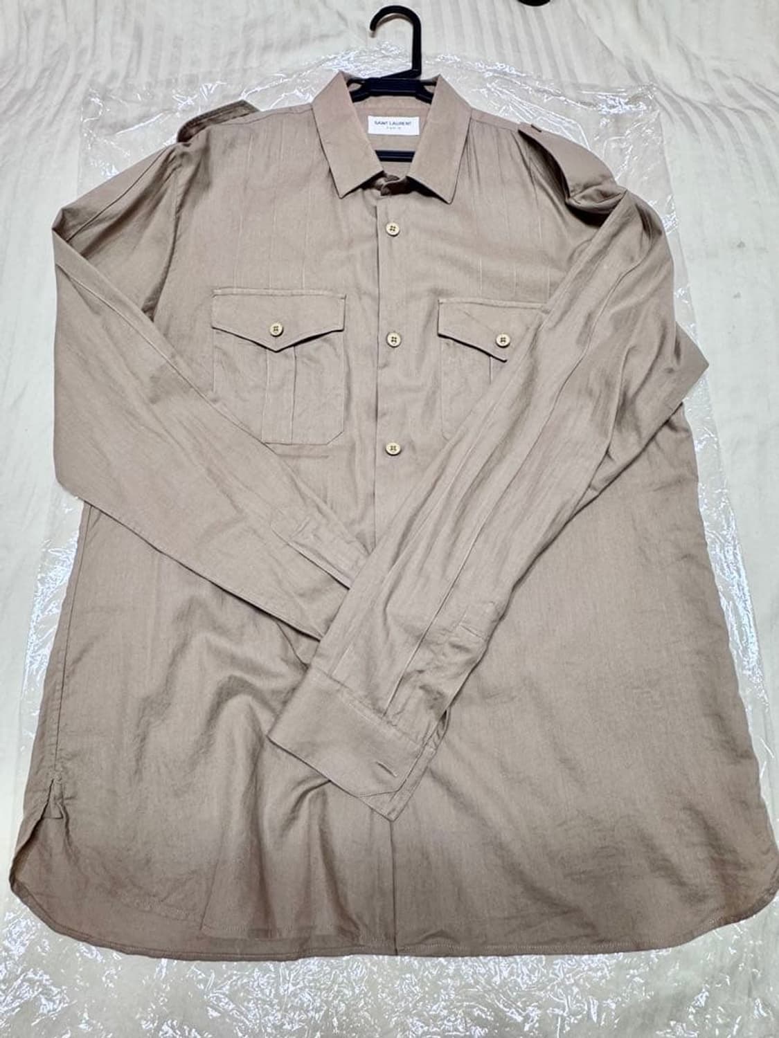 [스키즈 현진님 착용] 생로랑 21ss 밀리터리 애퓰렛 보일 셔츠 상품이미지1