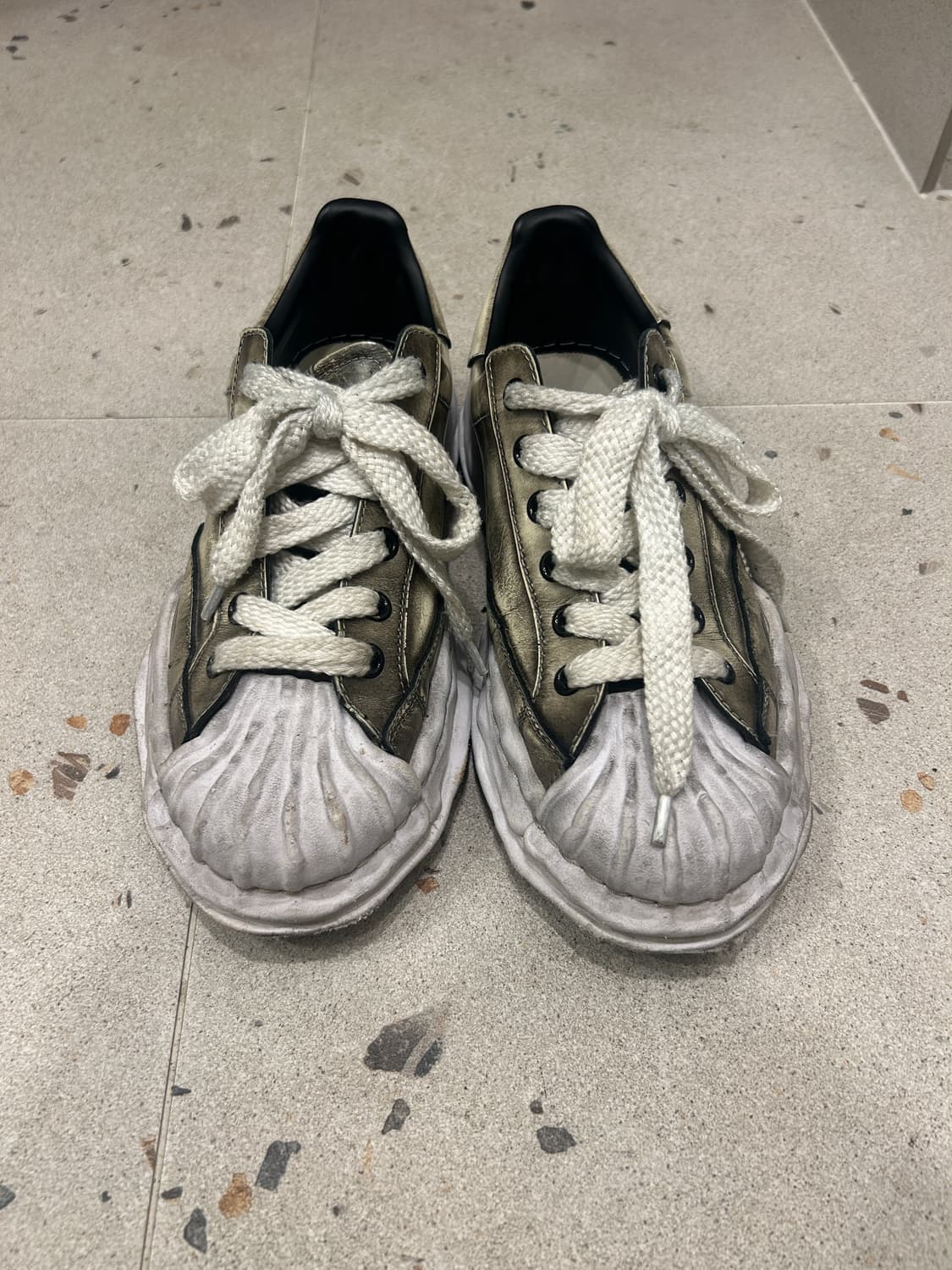 미하라 야스히로 블레이키 OG 솔 브러쉬드 페이턴트 44 상품이미지1