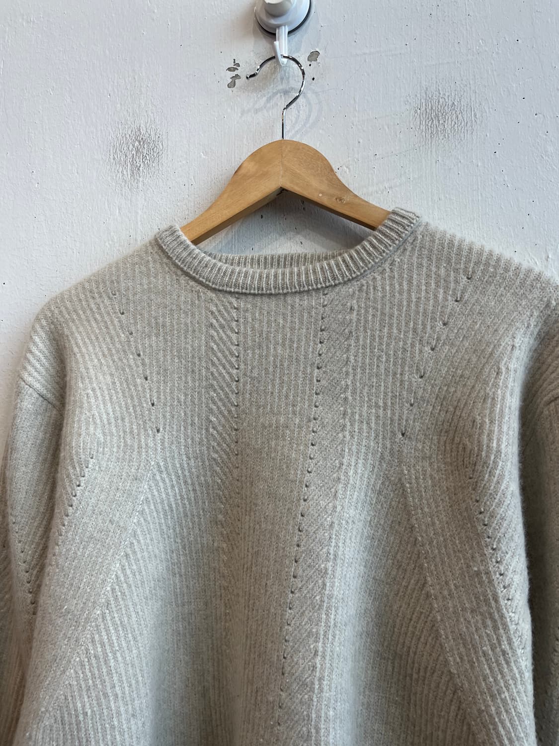 쿠어 캐시미어 블렌디드 펀칭 크루넥 니트 스웨터 S 상품이미지2