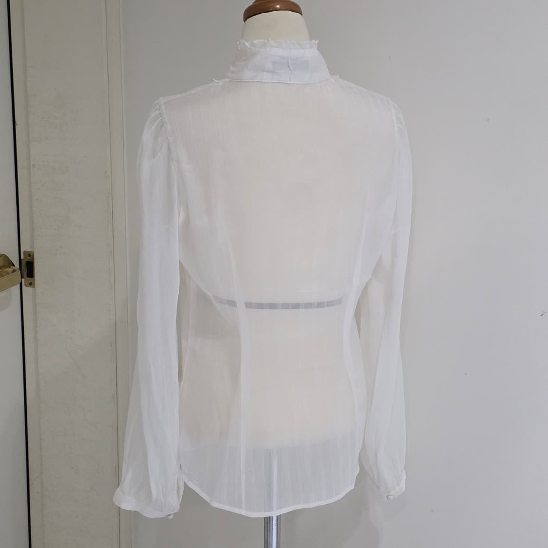 화이트 프릴레이스 시스루 공겜여주st 블라우스 상품이미지4